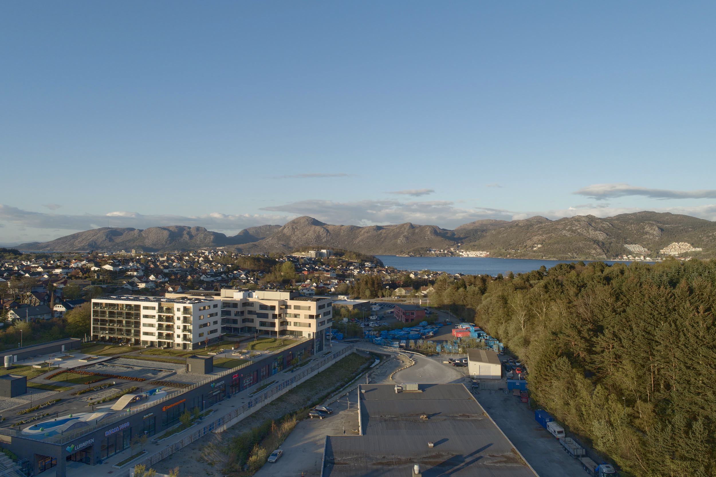 Oversiktsbilde av Lura og Luratoppen